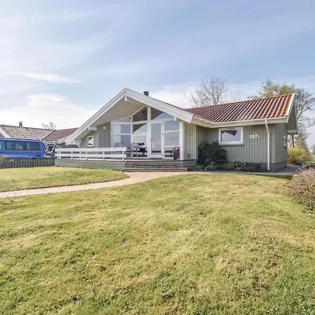 Tatil Evi Three-bedroom Holiday In *